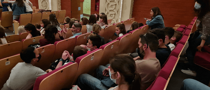 Más de 200 personas disfrutan en Jerez de la Frontera de la obra de teatro familiar “El árbol de mi vida” 