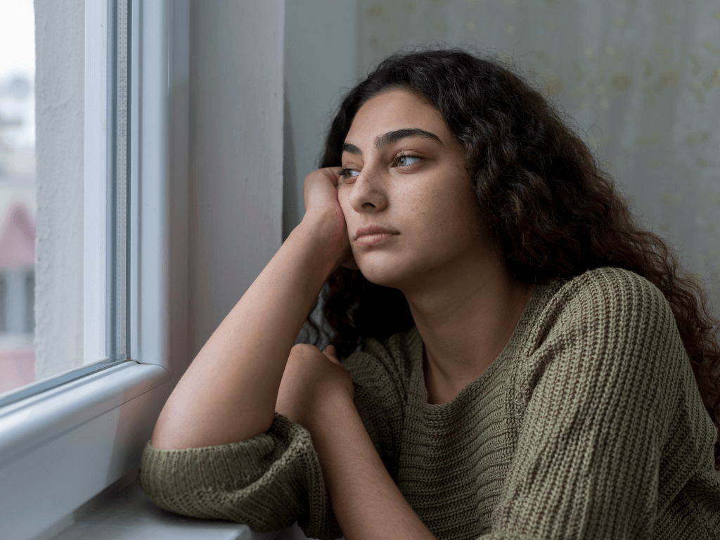 persona pensativa | bienestar emocional